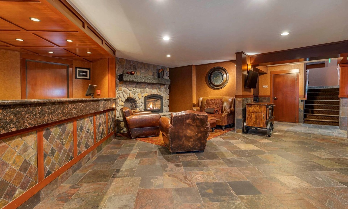 Astoria Hotel | Lloyd Hotel Astoria Bayfront, an Ascend Collection Hotel