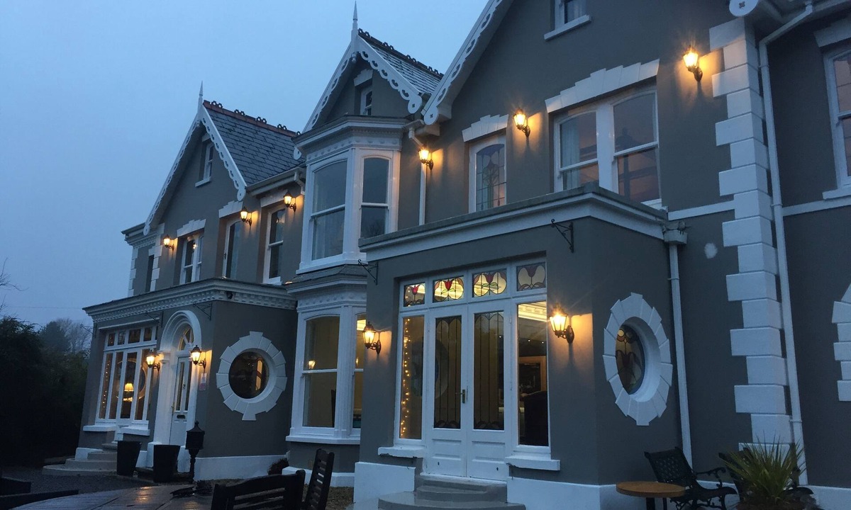 Llanelli House | Llwyn Country House