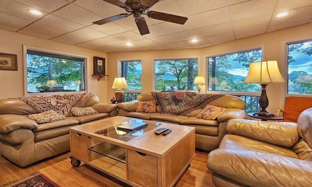 Lake Junaluska House | Llyn Blaen Lower, Lake Junaluska, Lakeside and Mountain Views, Gas FP, Central