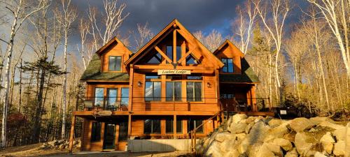 Carrabassett Valley Ski Chalet | Loafers' Lodge