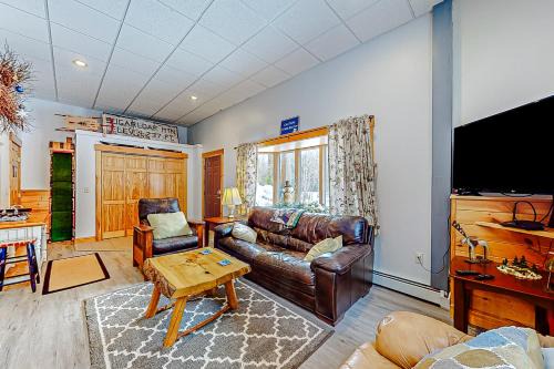 Carrabassett Valley Apartment | Loafinit