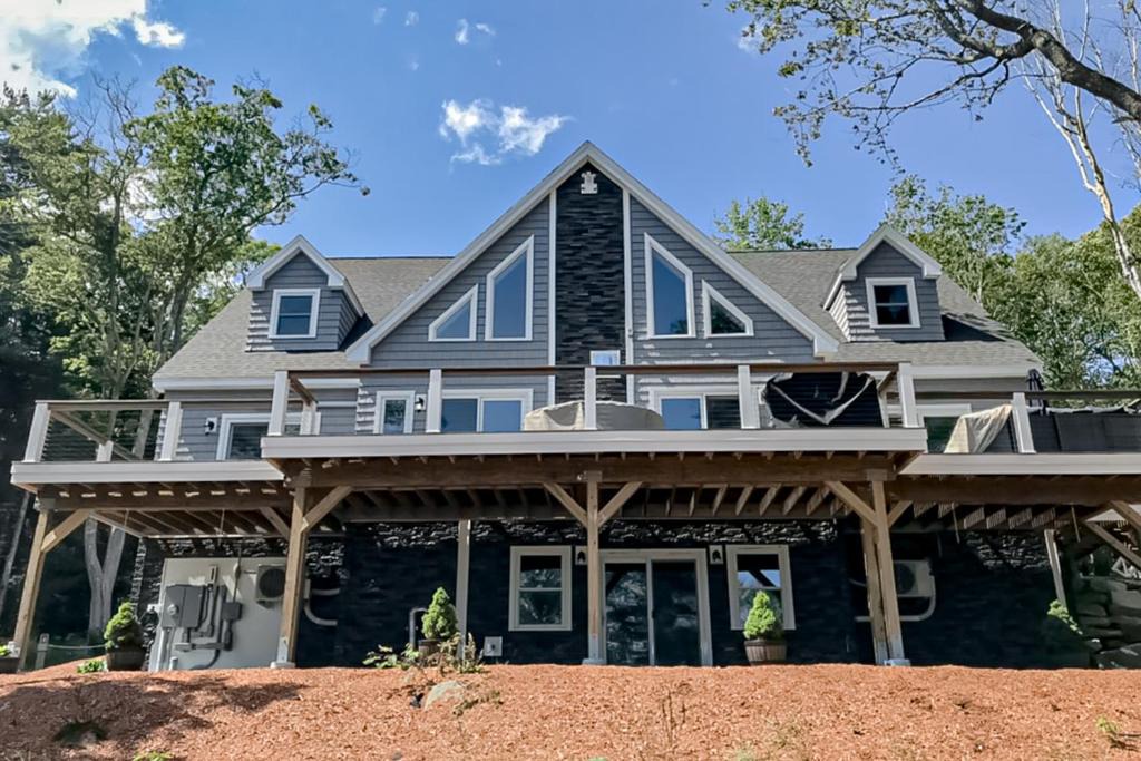 Boothbay House | Lobster Shack