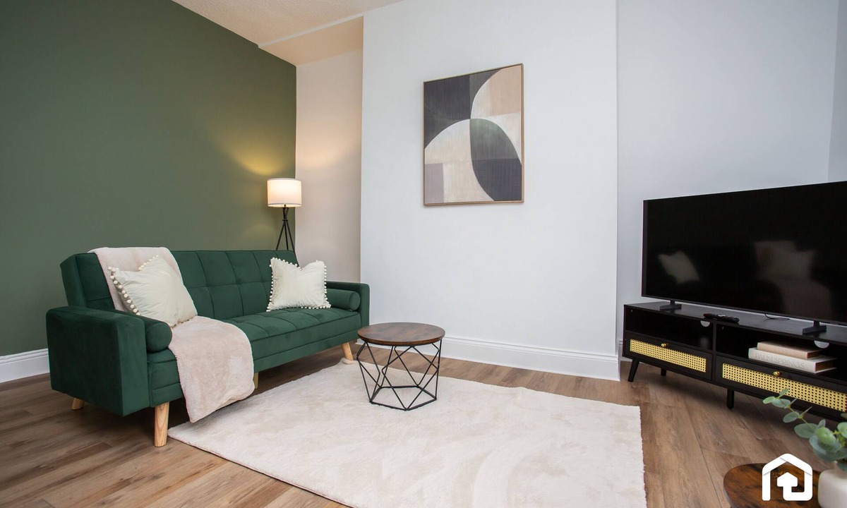 Tynemouth House | Local shops, bars, restaurants and basic amenities