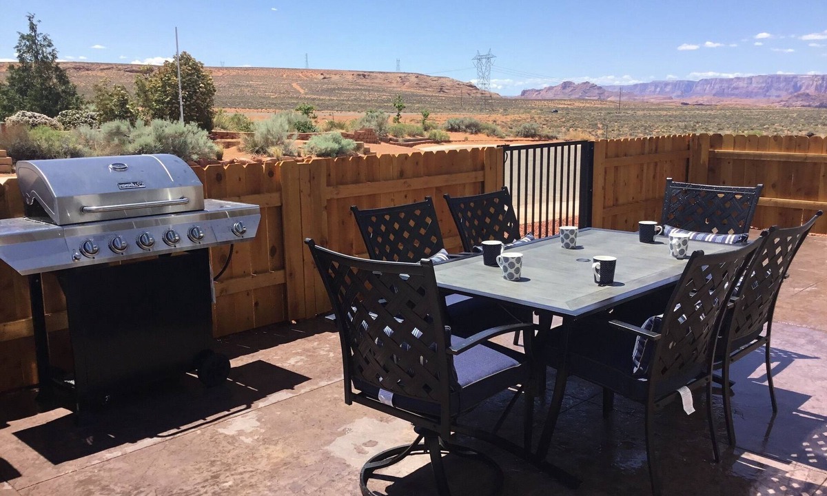 Page House | Local VIEW🏜2 homes side by side🚤boat parking🐶PETS~close to Antelope/Horseshoe