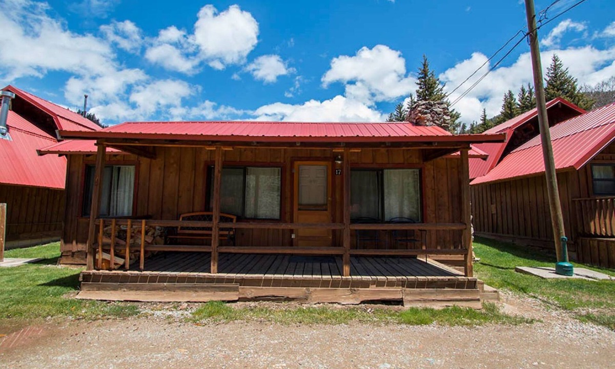 Red River Cabin | Located by the River facing the Mountains