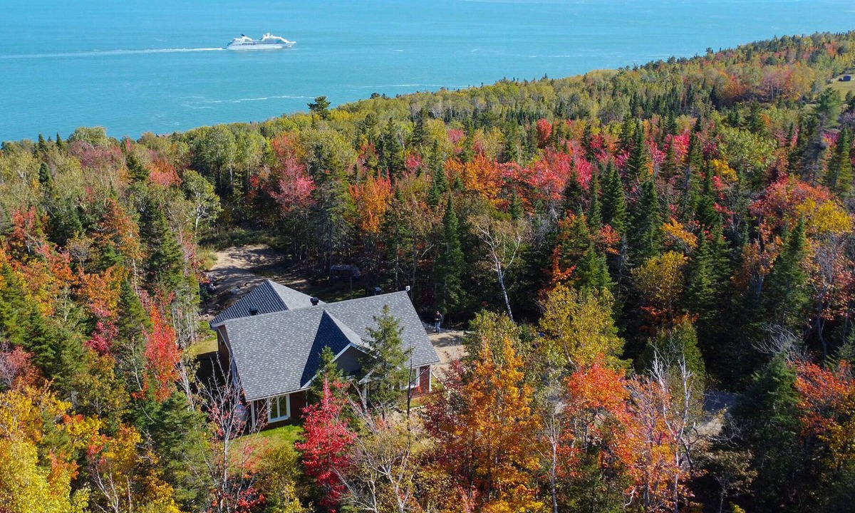 Saint Irenee House | Located in a very wooded area