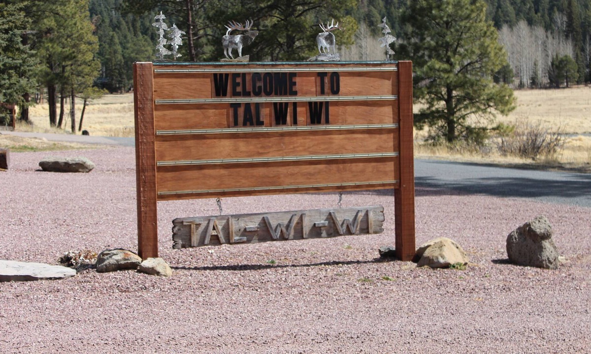 Alpine Apartment | Located in beautiful Alpine, AZ at the historic Tal-wi-wi lodge.