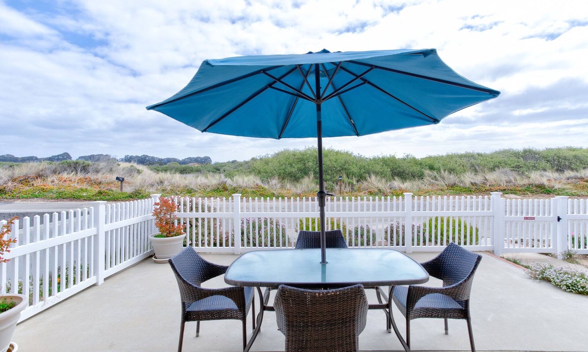 Oceano House | Located in Oceano in the California region, 1740 Laguna Drive Home has a patio. The air-conditioned accommodations is 1,650 feet from Pismo State Beach, and guests benefit from complimentary WiFi and private parking available on site.