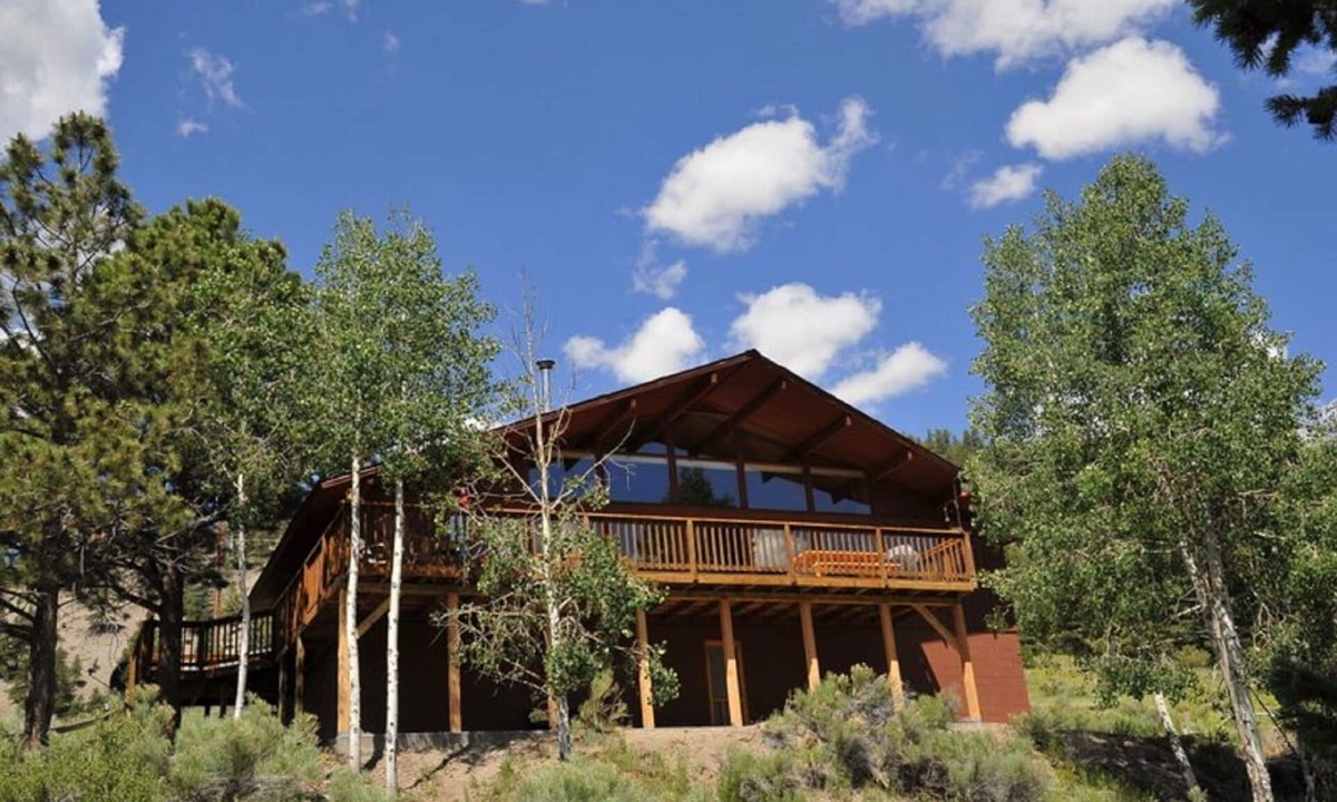 Lake City Cabin | Located in the quiet mountainside outside of Lake City. Can sleep 10 people!