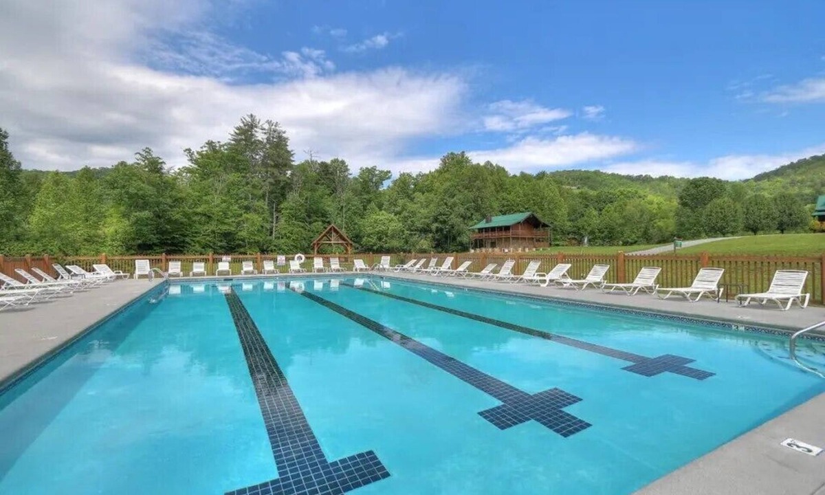 Wears Valley House | Located Near Metcalf Bottoms In The Great Smoky Mtns National Park-An Excellent Choice For Families