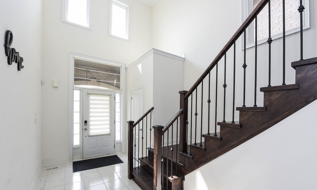 Norval House | Location at It's Best