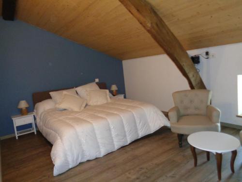 Saint-Sylvestre-sur-Lot House | location chambre d hotes clodeguy No 1