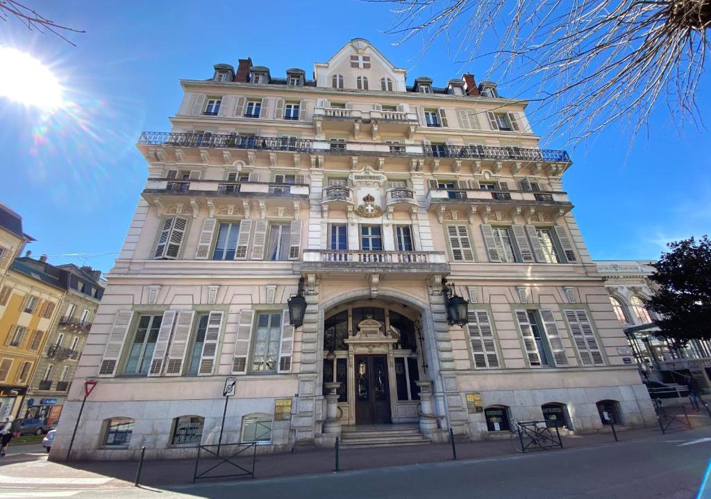 Aix-les-Bains City Center Apartment | Location dans le Grand Hotel d'Aix les bains