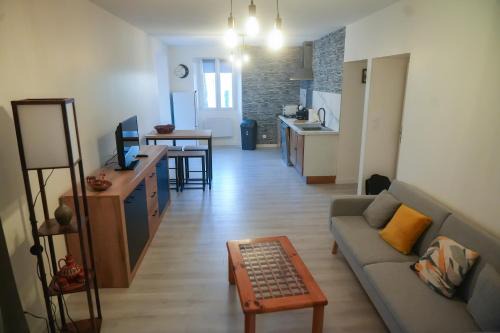 Guiselle Apartment | Location F2 44 m2