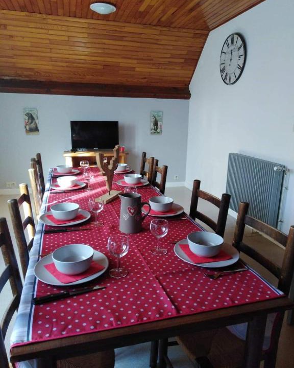 Besse-et-Saint-Anastaise Apartment | Location de la cascade 8 personnes