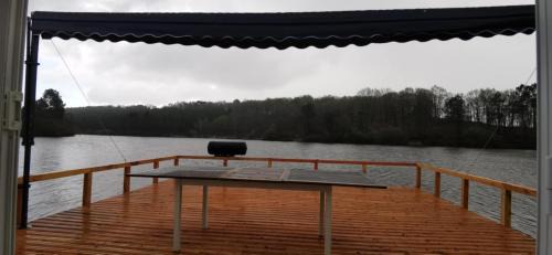 Oriolles Other | Location insolite étang