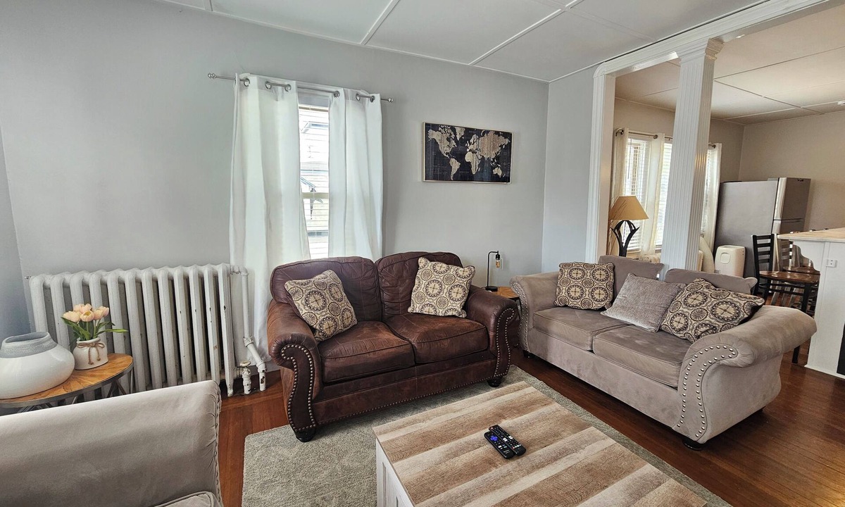 Yachting Village Apartment | Location Location 2BR- Parking- Pet Friendly