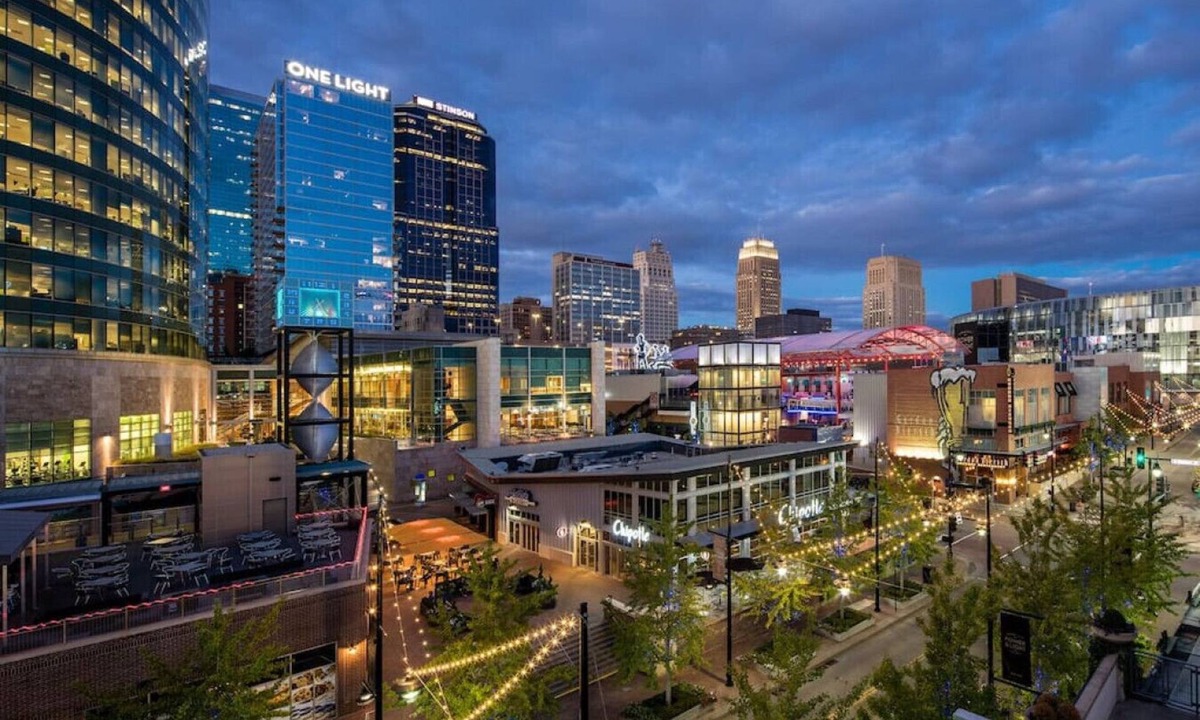 Downtown Kansas City Apartment | ☆Location Location☆ Luxury 2 bed