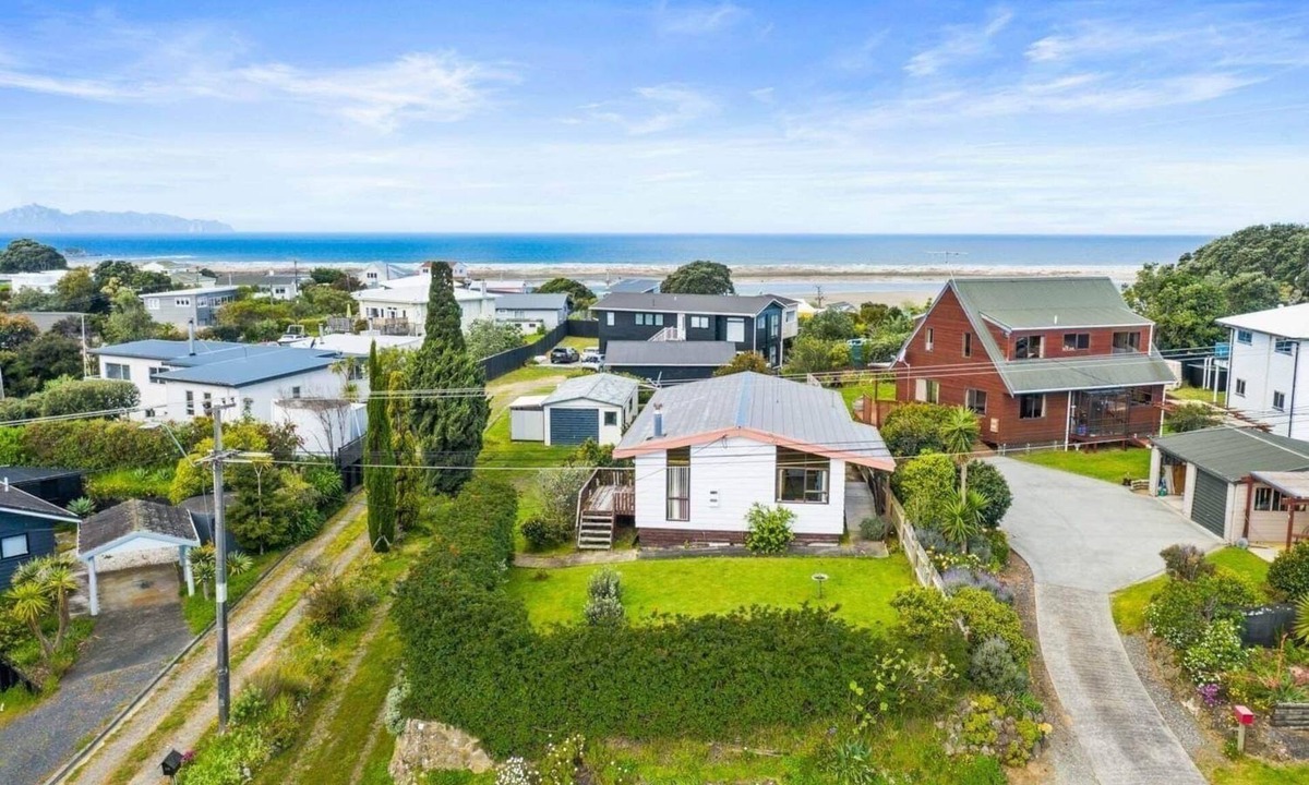 Mangawhai Heads House | Location, location!