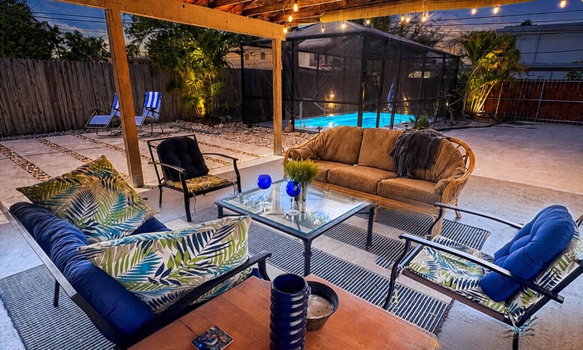 North East Park House | Location! Minutes from downtown St Pete, Private Pool Home Walk to Everything