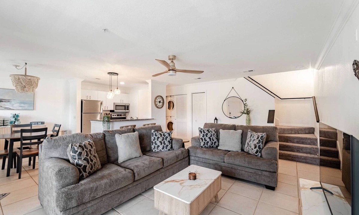Laurel Park Condo | Location! Pickleball, Kayak, Legacy Trail, Beaches, Downtown