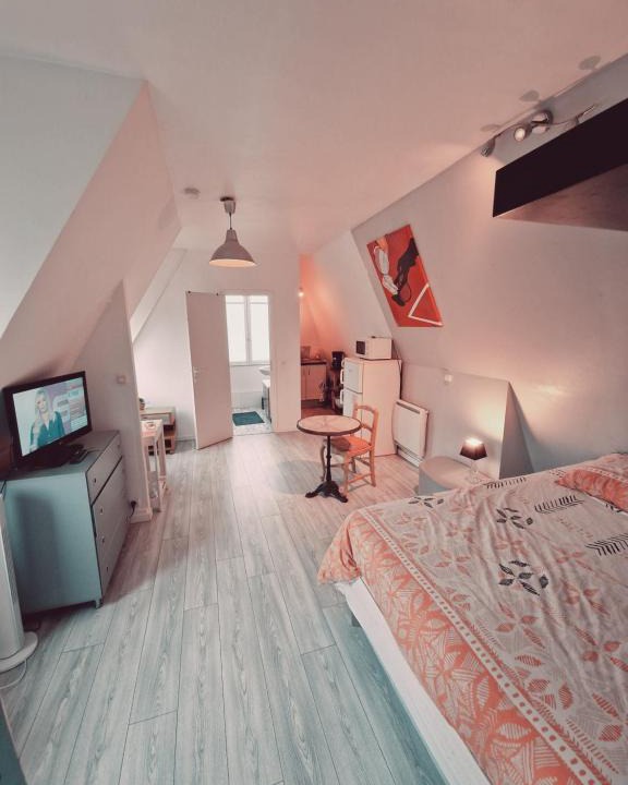 Sevres Apartment | Location saisonnière, meublée, appartement type studio à Sèvres