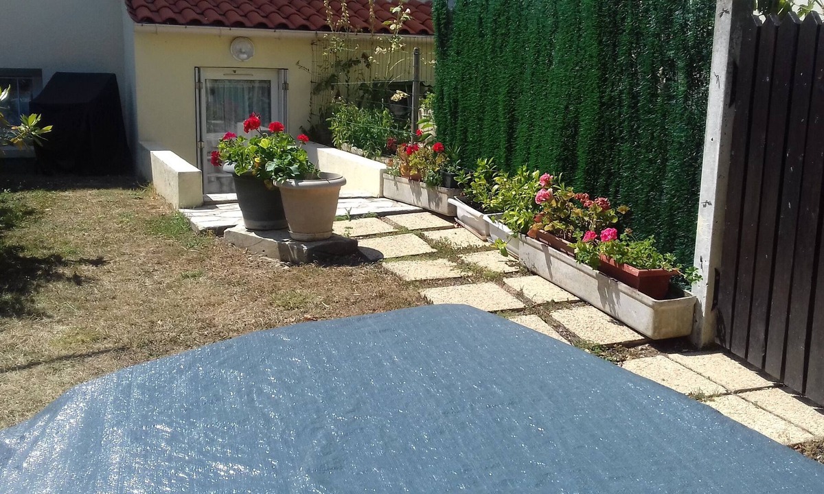 Saint-Denis-du-Pin Apartment | location st jean d'angely 17400