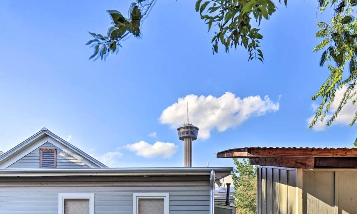 Southtown House | LOCATION!Walk to Convention Center,Riverwalk,&Alamodome,Sleeps 4