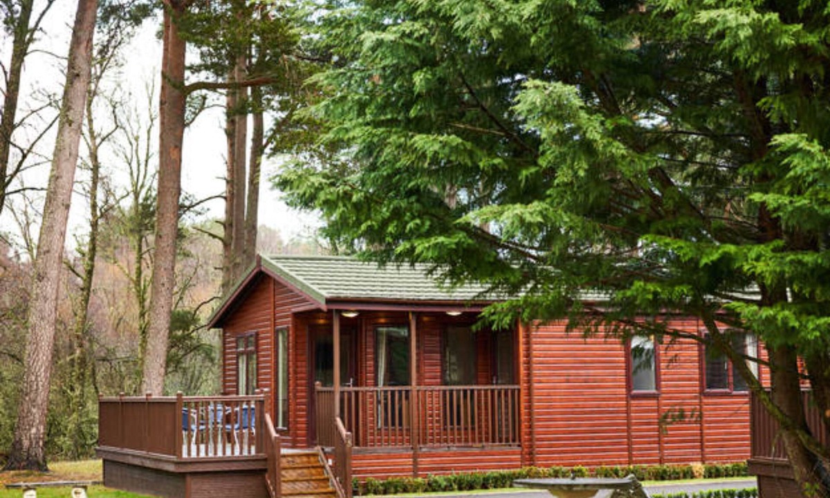 Dinnet Hotel | Loch Kinord Hotel