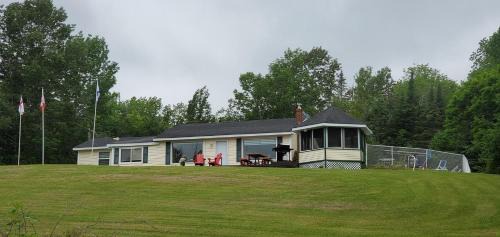 Antigonish County House | Lochaber Lakeview Cottage