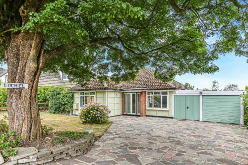 Biggin Hill House | LOCHIEL