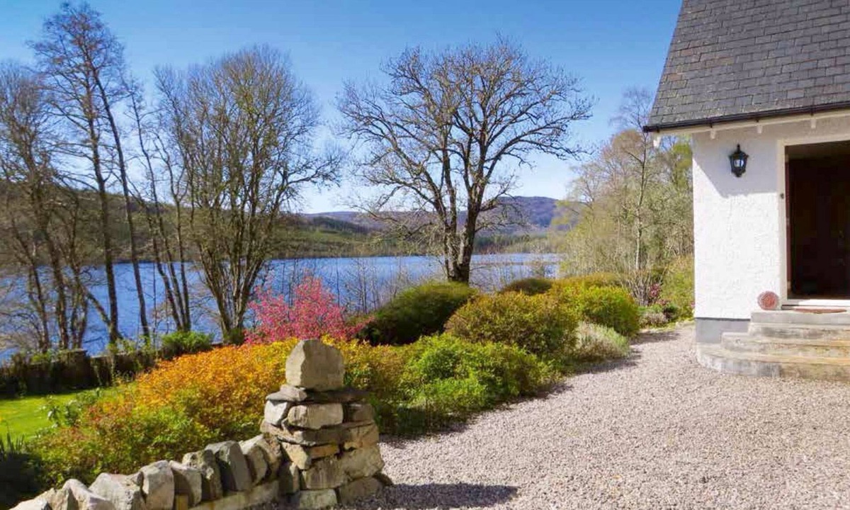 Strathpeffer Bed & Breakfast | Lochview Guesthouse