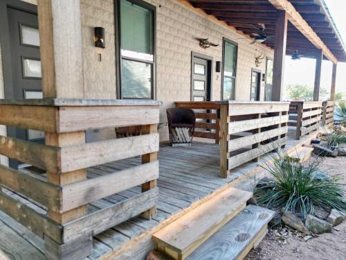 Mason Hotel | Lodge 1 at the Fort