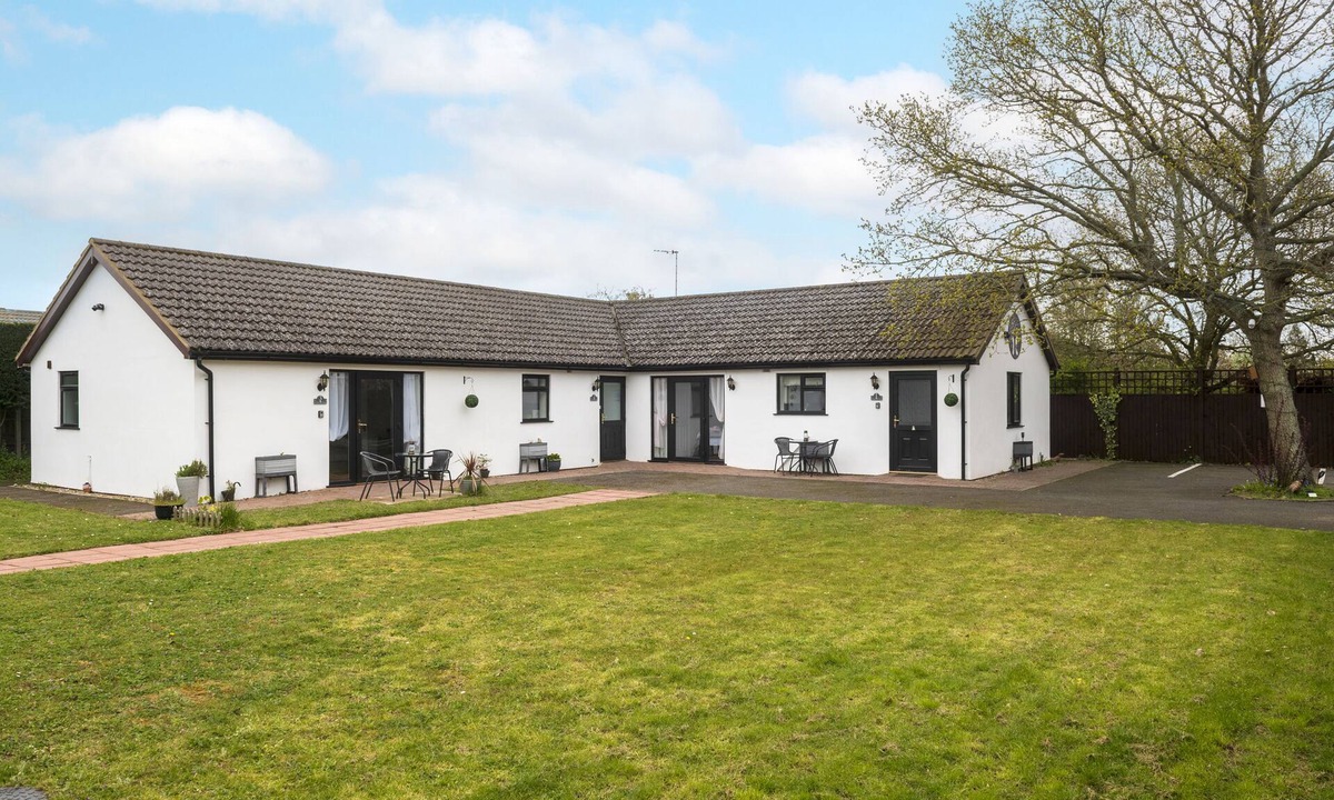 Reydon Cabin | Lodge 1 - Lytton Tree Lodge - Reydon