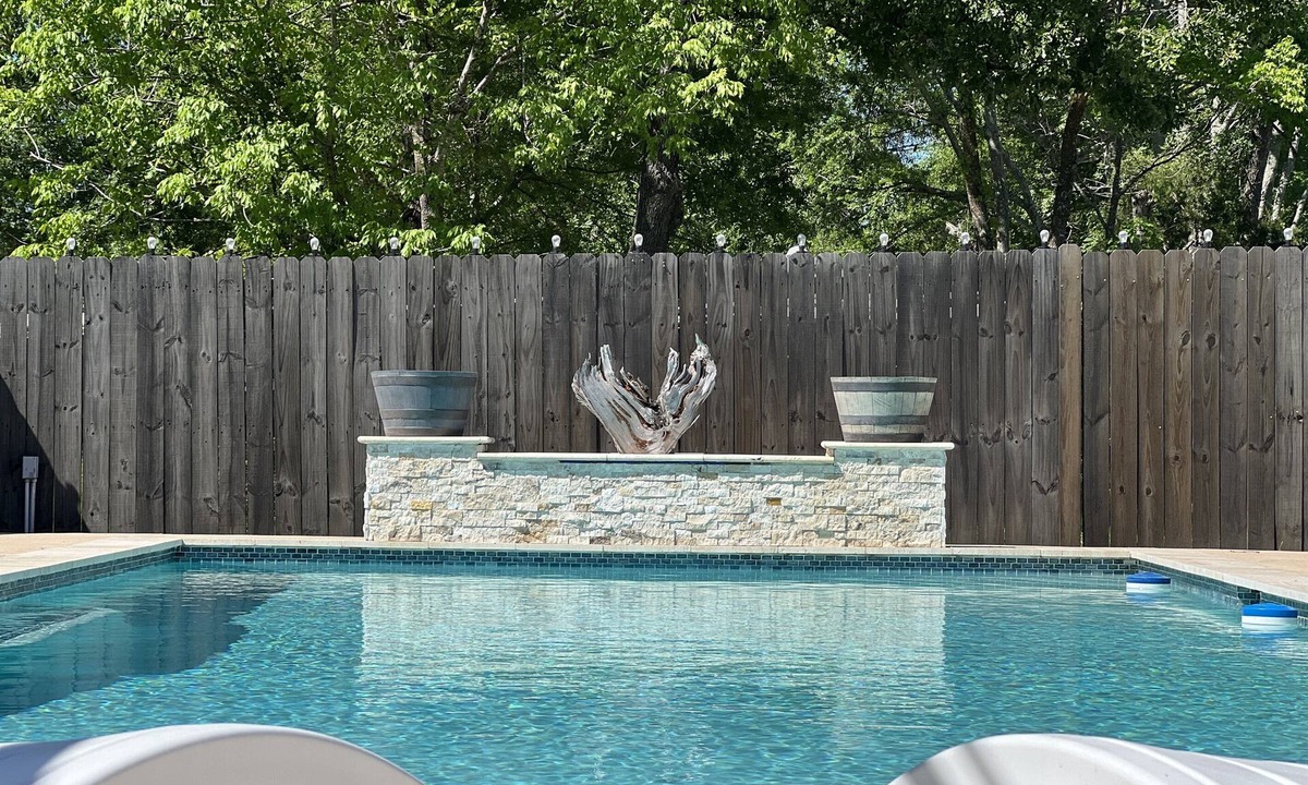 Yantis Apartment | Lodge #3 w Pool, Game Room, 1/2 Mile to Boat Ramps