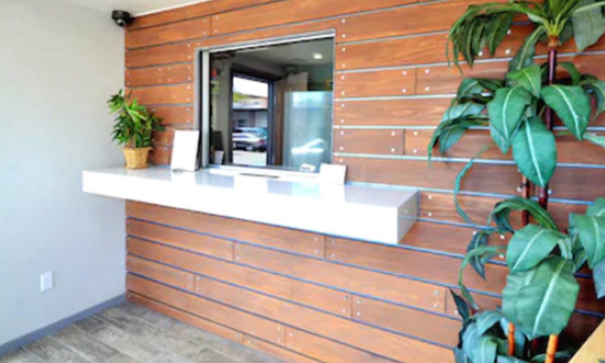 Stockton Hotel | Lodge at 32nd