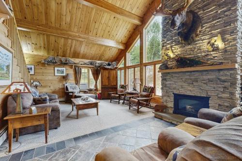 Greenville Junction House | Lodge at Moosehead Lake