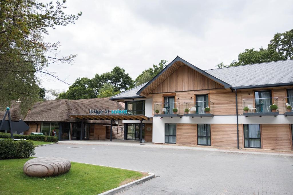 Whiteley Hotel | Lodge at Solent