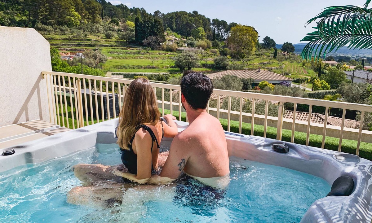 Sollies Pont Apartment | LODGE CASAMANCE with Jacuzzi