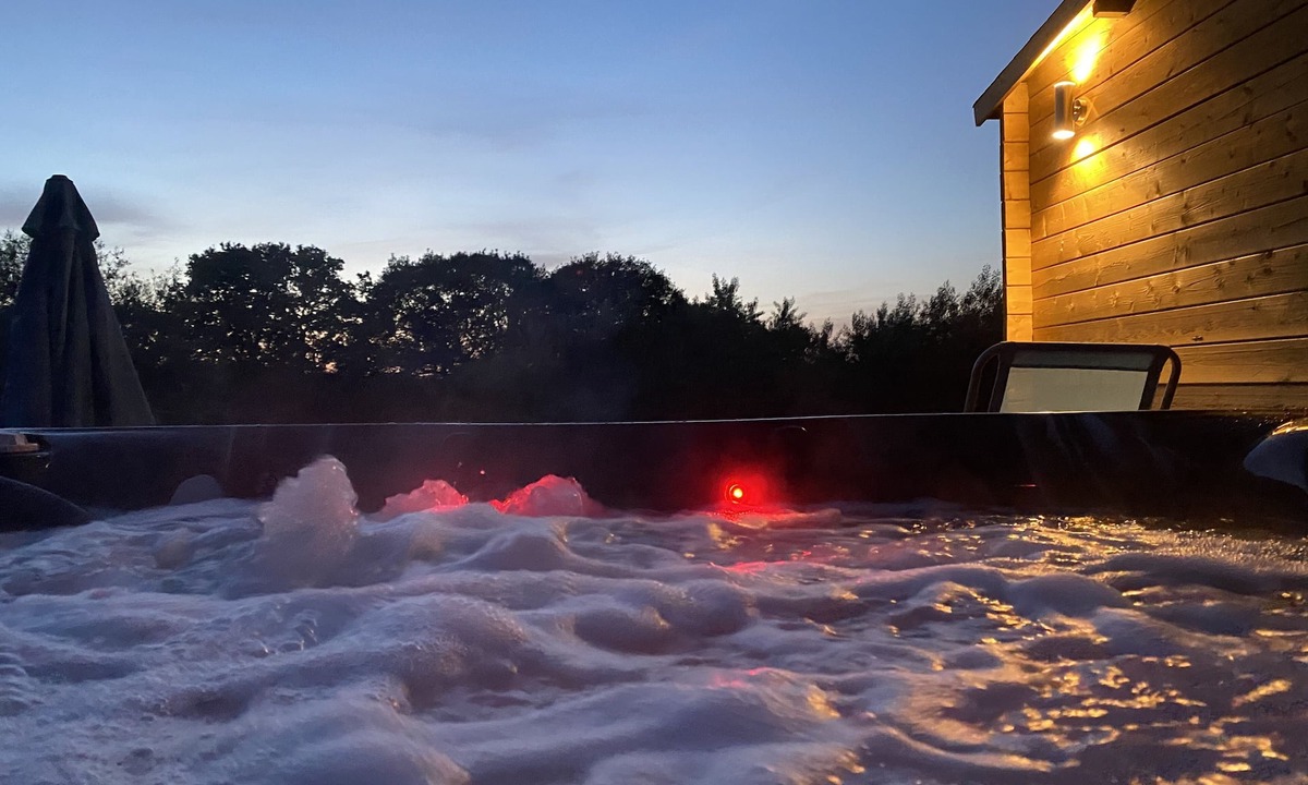 Monmouth Cabin | lodge for two - with Hot Tub