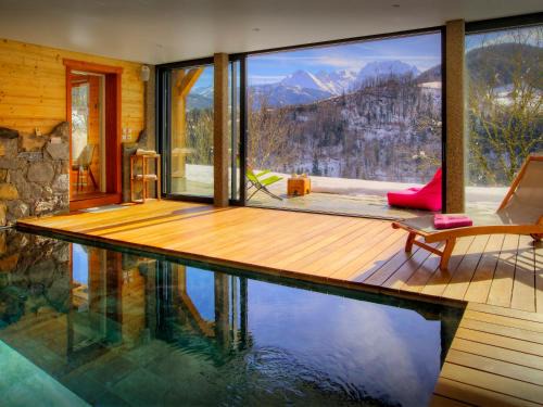 Les Clefs Ski Chalet | Lodge La Source - OVO Network