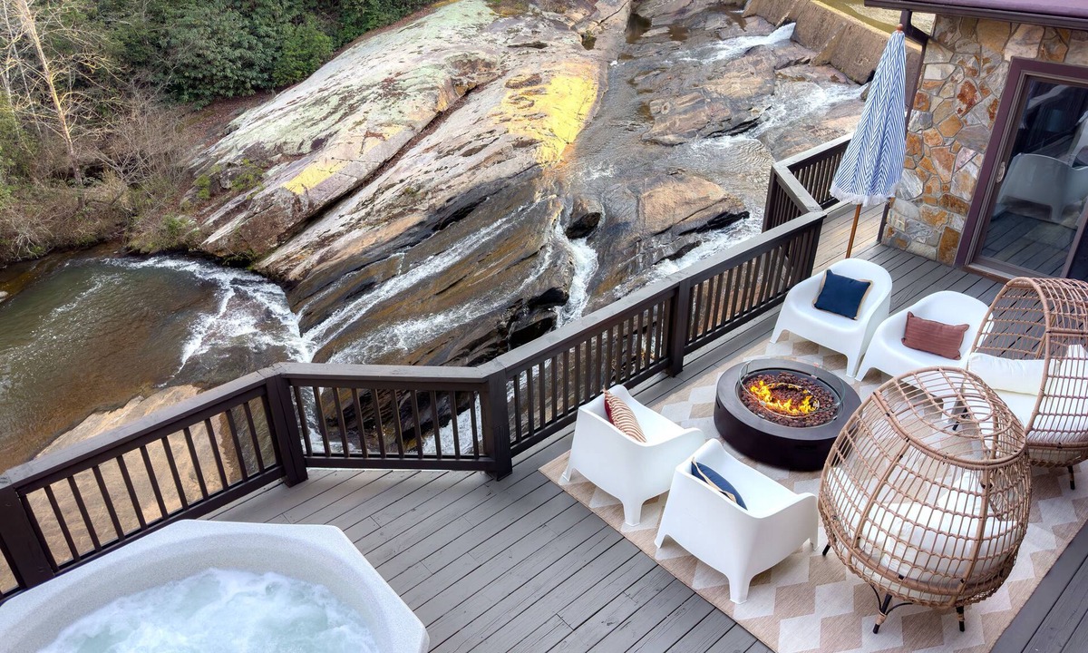 Tamassee Cabin | Lodge on the Waterfall!