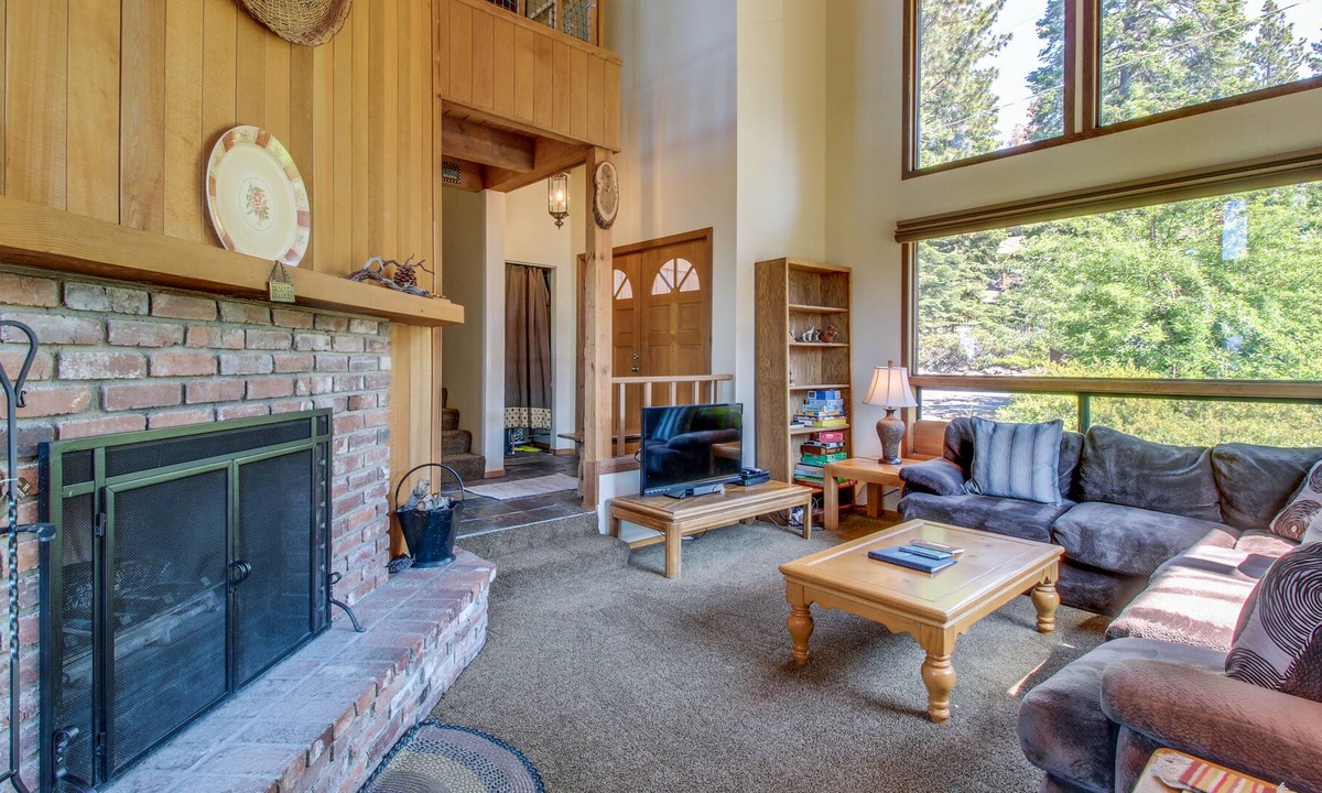 Tahoe Vista House | Lodge-Style Home with Lake Views & Gourmet Kitchen - Close to Beaches & Skiing