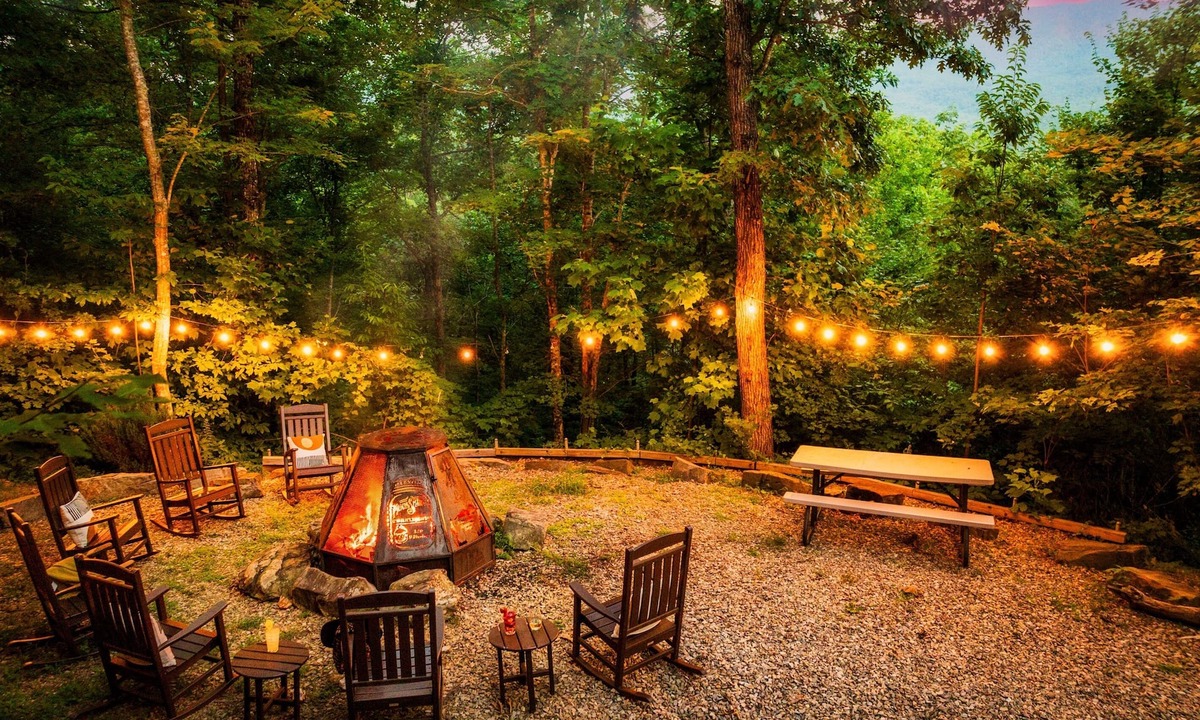 Pittman Center Cabin | Lodge | Views | MayDeals | GmRm| HotTub | FirePit