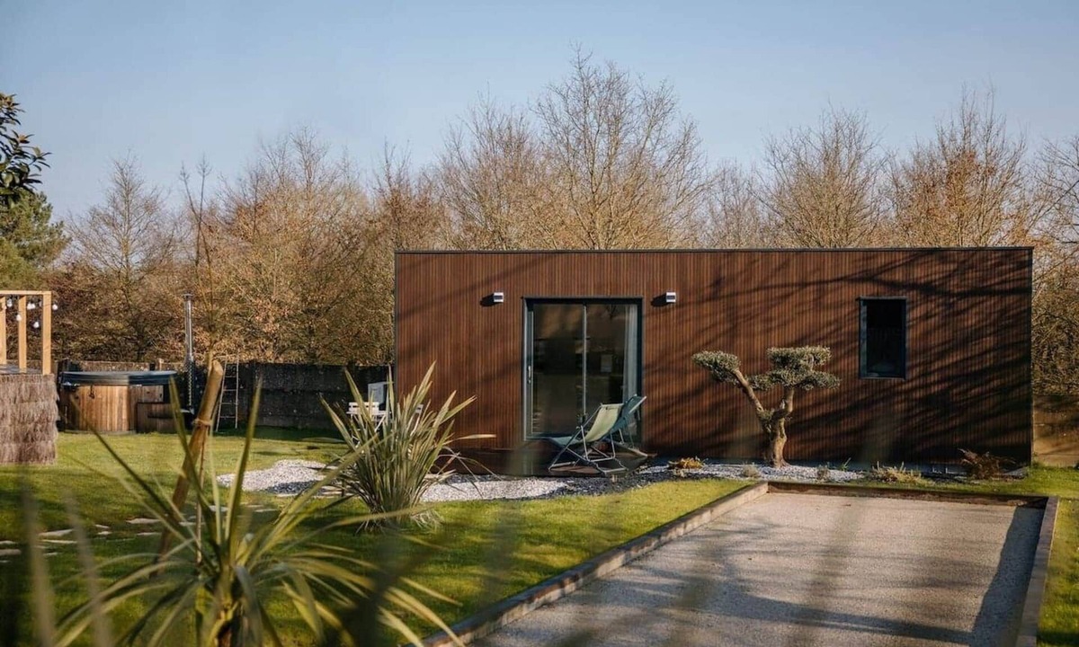 Pance House | Lodge with pool access