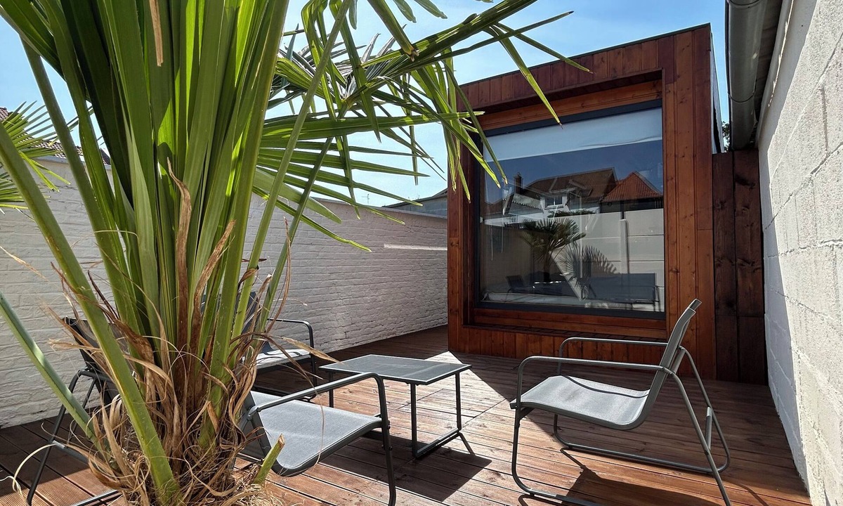 Valenciennes Cabin | Lodge with private terrace. Absolute peace and quiet in the town center.
