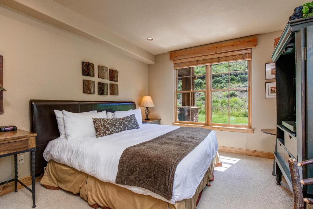 Deer Valley Hotel | Lodges at Deer Valley - #2220