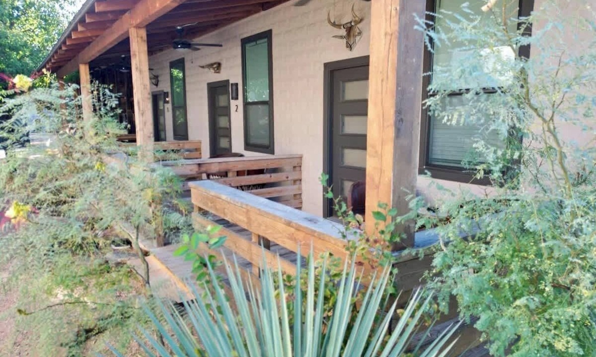 Mason House | Lodges Combined Suite on the Mason Tx Square