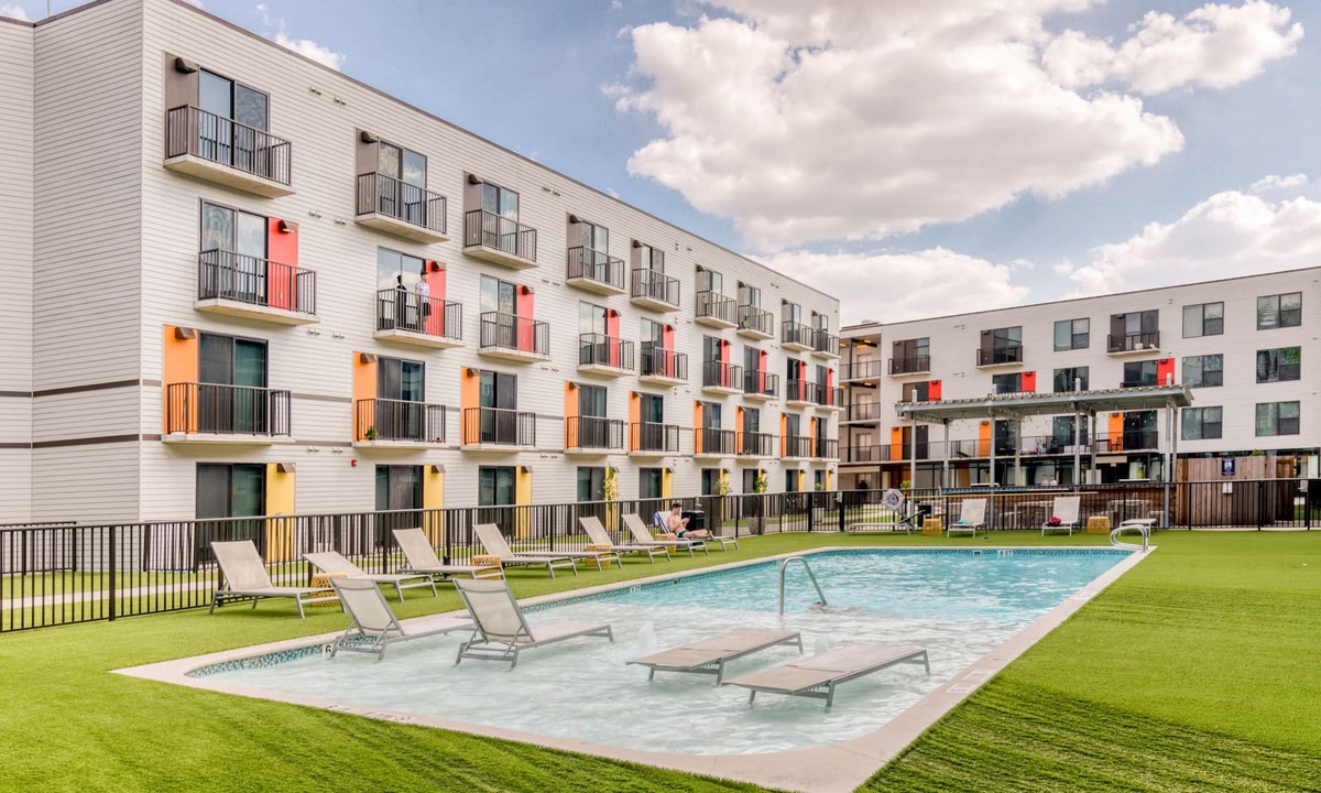 Midtown Apartment | Lodgeur Midtown