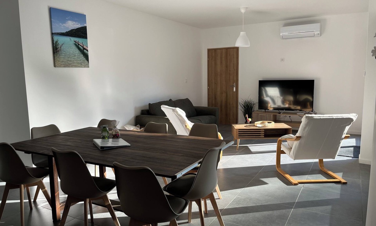 Montferrat Apartment | Lodging 2 to 8 persons Lac de Paladru 3mn beach